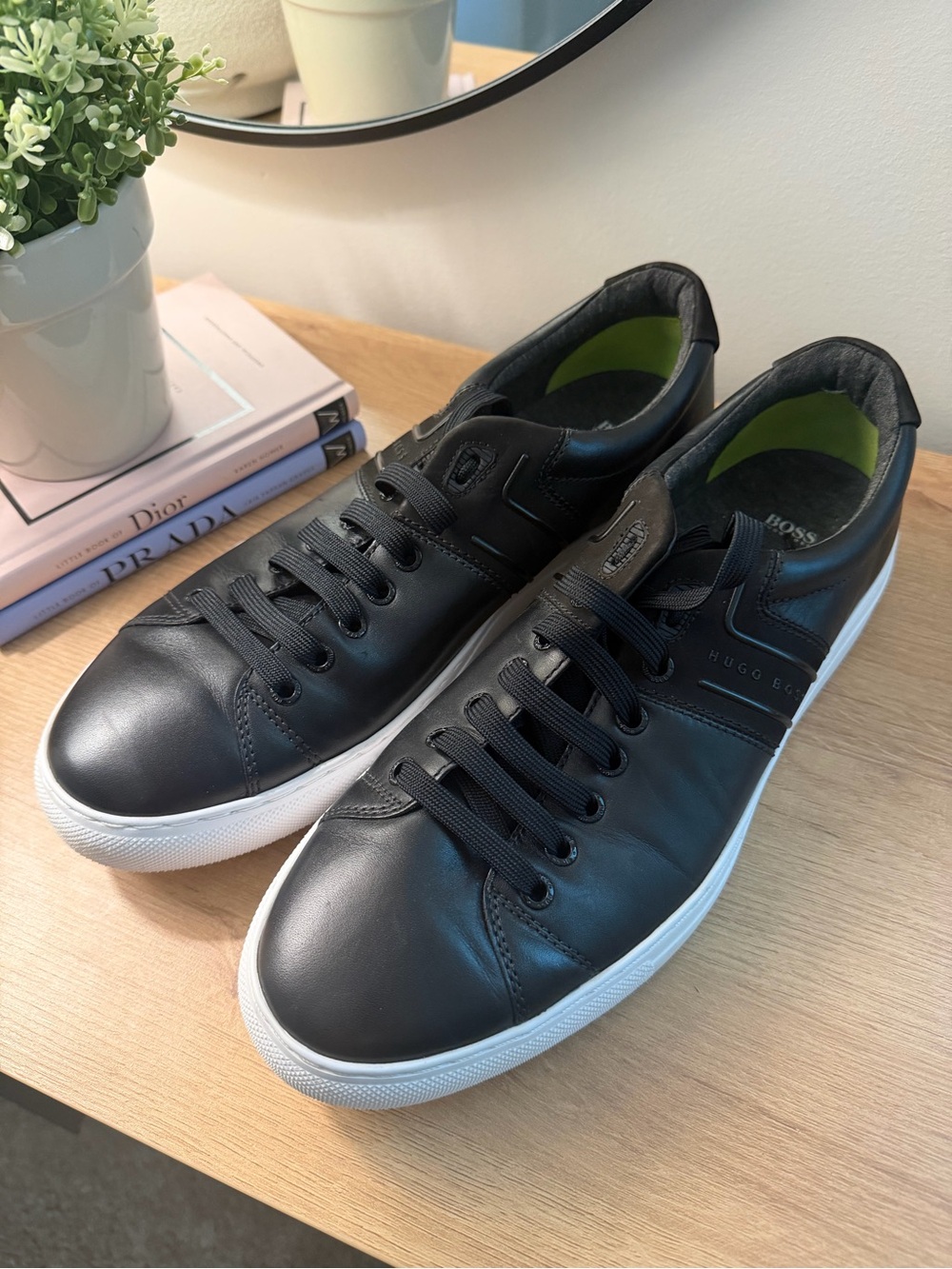 Hugo Boss Enlight _tenn Black Leather Low-Top Sneakers with White Sole